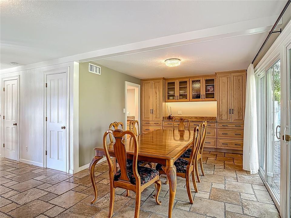 En Venta: $499,000 (3 camas, 2 baños, 2110 Pies cuadrados)