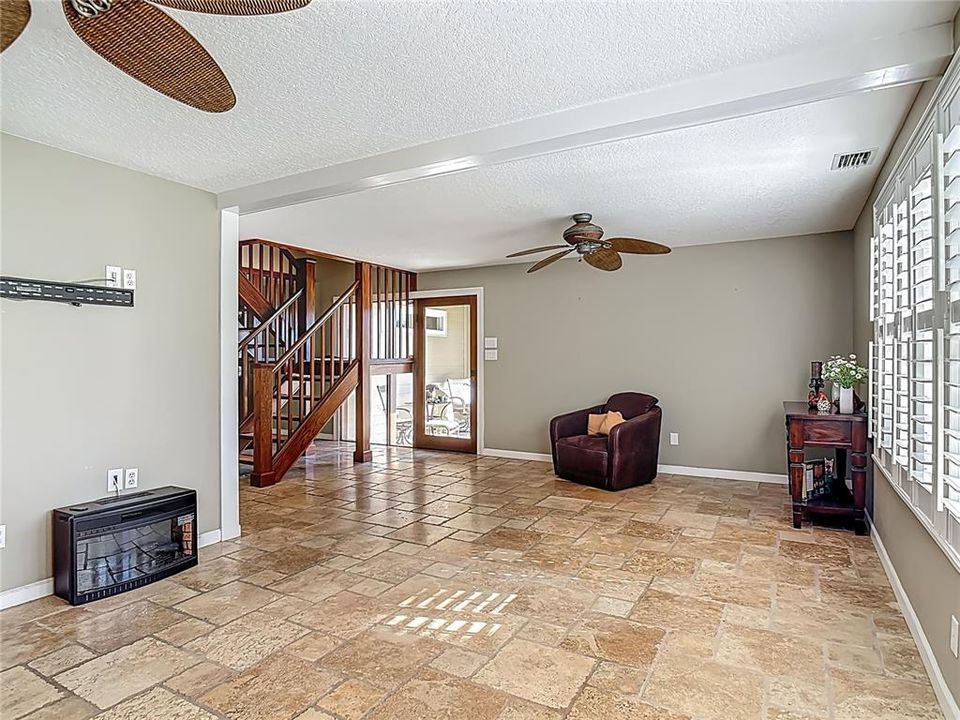 En Venta: $499,000 (3 camas, 2 baños, 2110 Pies cuadrados)