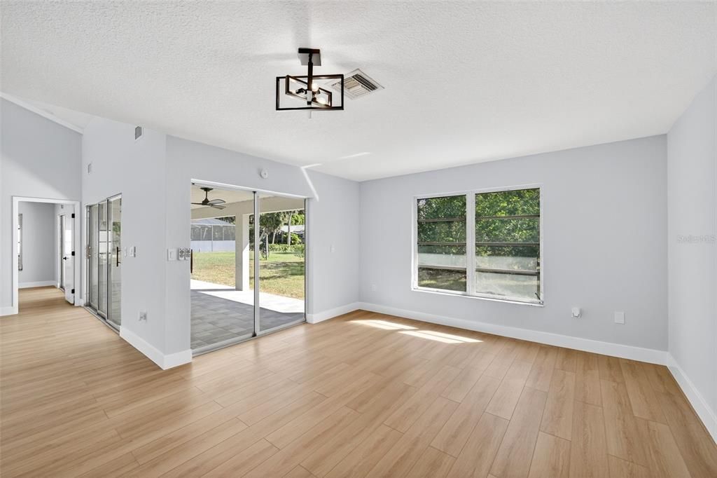 En Venta: $284,600 (3 camas, 2 baños, 1686 Pies cuadrados)