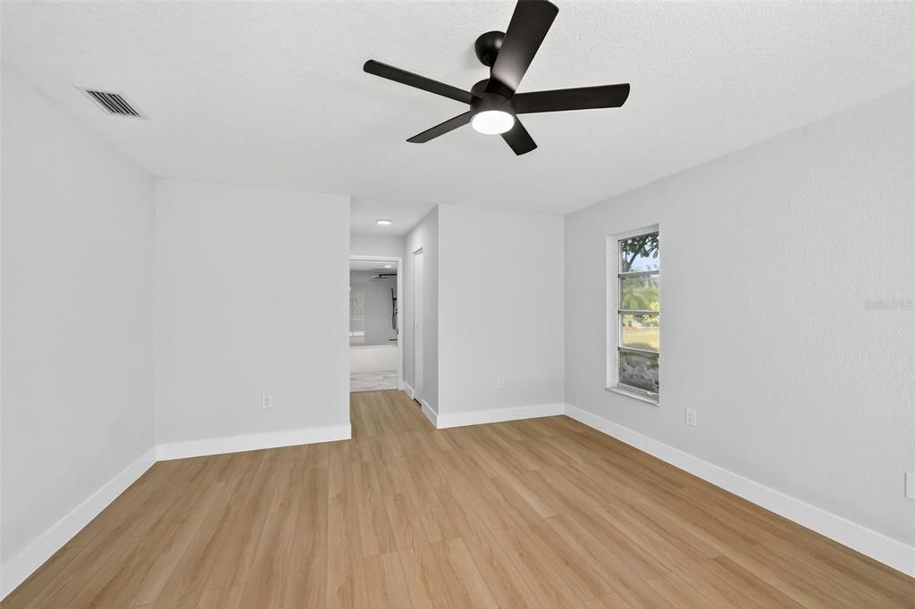 En Venta: $284,600 (3 camas, 2 baños, 1686 Pies cuadrados)