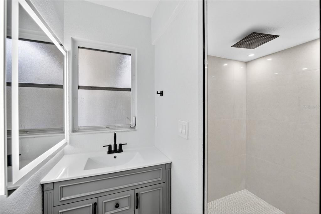 En Venta: $284,600 (3 camas, 2 baños, 1686 Pies cuadrados)