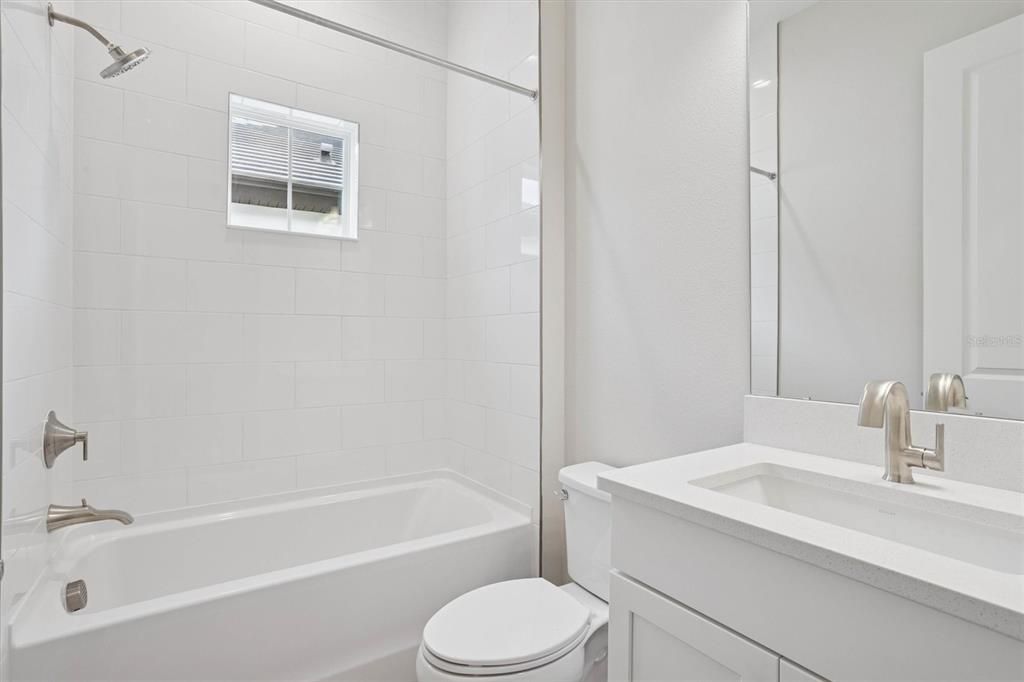 На продажу: $1,099,990 (5 спален, 4 ванн, 4602 Квадратных фут)