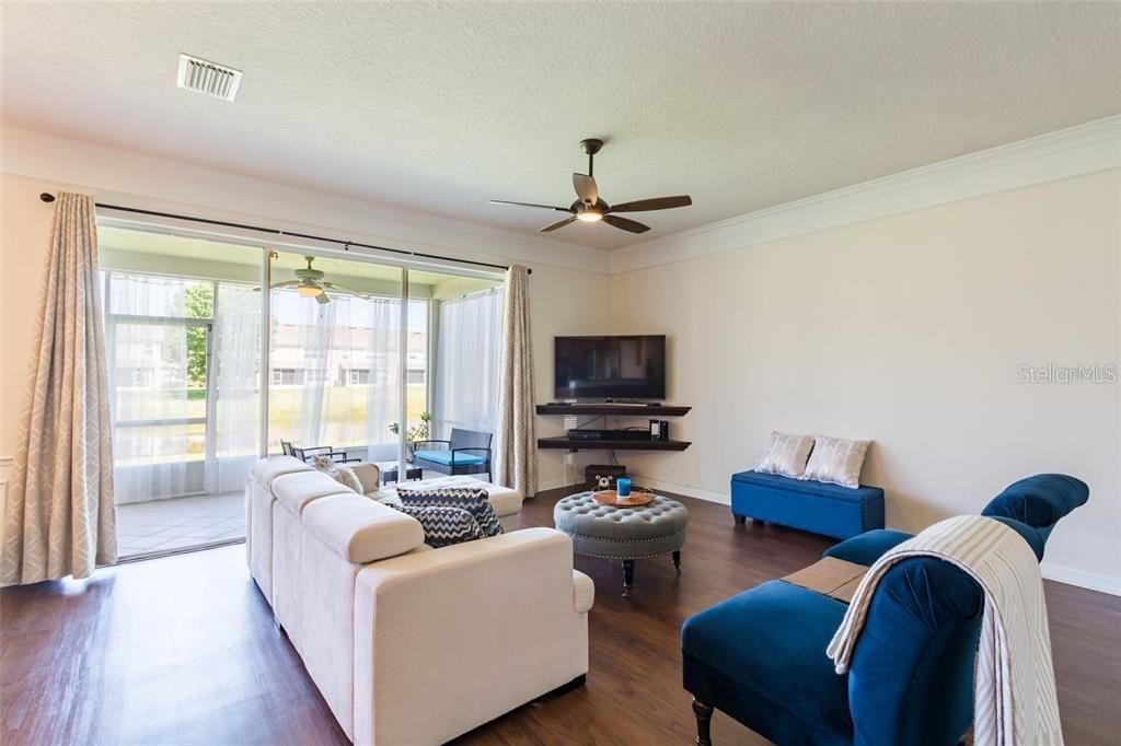 Active With Contract: $2,449 (3 beds, 2 baths, 1666 Square Feet)