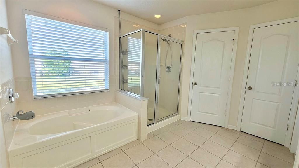 Active With Contract: $2,449 (3 beds, 2 baths, 1666 Square Feet)