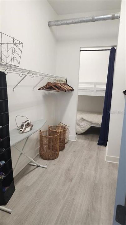 For Rent: $2,100 (1 beds, 1 baths, 957 Square Feet)