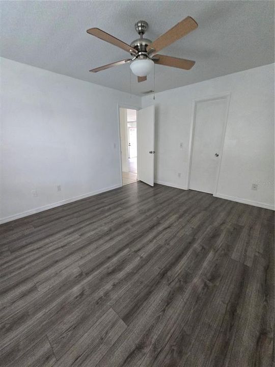 Active With Contract: $1,600 (2 beds, 2 baths, 898 Square Feet)