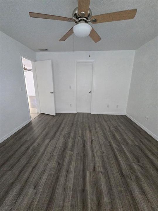 Active With Contract: $1,600 (2 beds, 2 baths, 898 Square Feet)