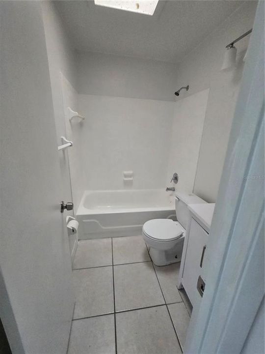 Active With Contract: $1,600 (2 beds, 2 baths, 898 Square Feet)