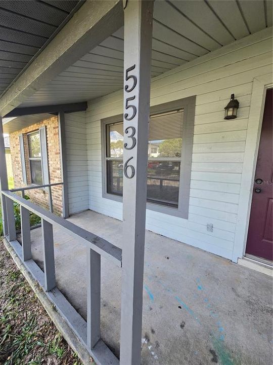 Active With Contract: $1,600 (2 beds, 2 baths, 898 Square Feet)