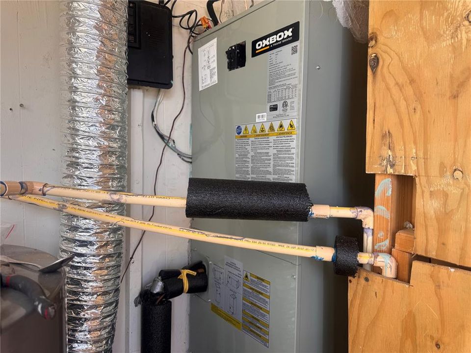 Activo con contrato: $225,000 (4 camas, 2 baños, 1056 Pies cuadrados)