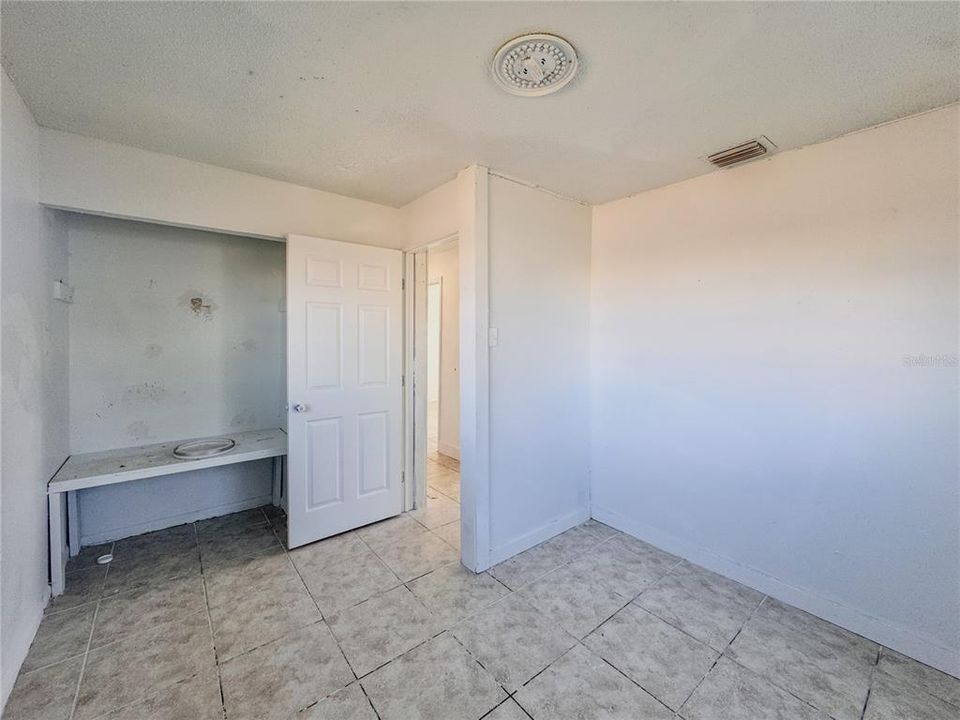 Activo con contrato: $225,000 (4 camas, 2 baños, 1056 Pies cuadrados)