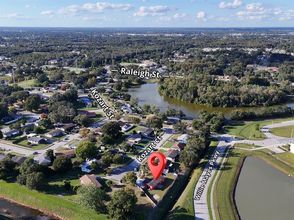 Activo con contrato: $225,000 (4 camas, 2 baños, 1056 Pies cuadrados)