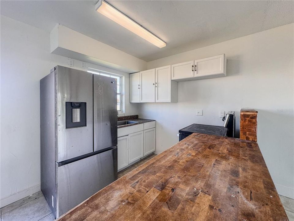 Activo con contrato: $225,000 (4 camas, 2 baños, 1056 Pies cuadrados)