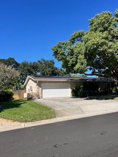 Active With Contract: $625,000 (4 beds, 2 baths, 1888 Square Feet)