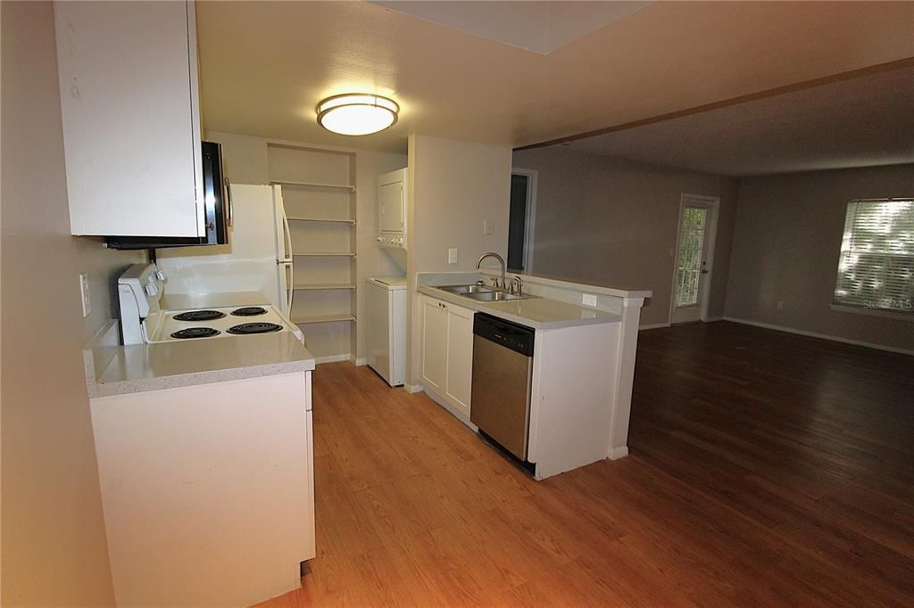 For Rent: $1,499 (2 beds, 2 baths, 1000 Square Feet)