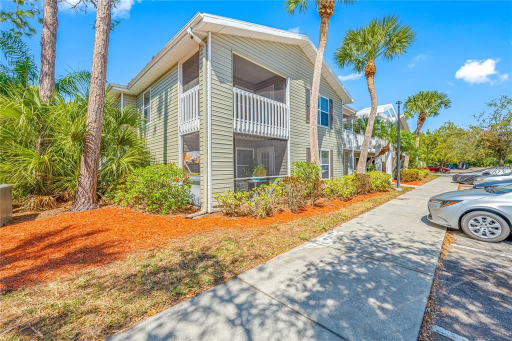 For Rent: $1,499 (2 beds, 2 baths, 1000 Square Feet)