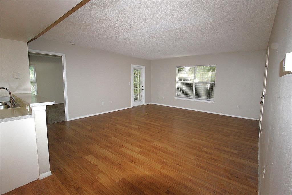 For Rent: $1,499 (2 beds, 2 baths, 1000 Square Feet)