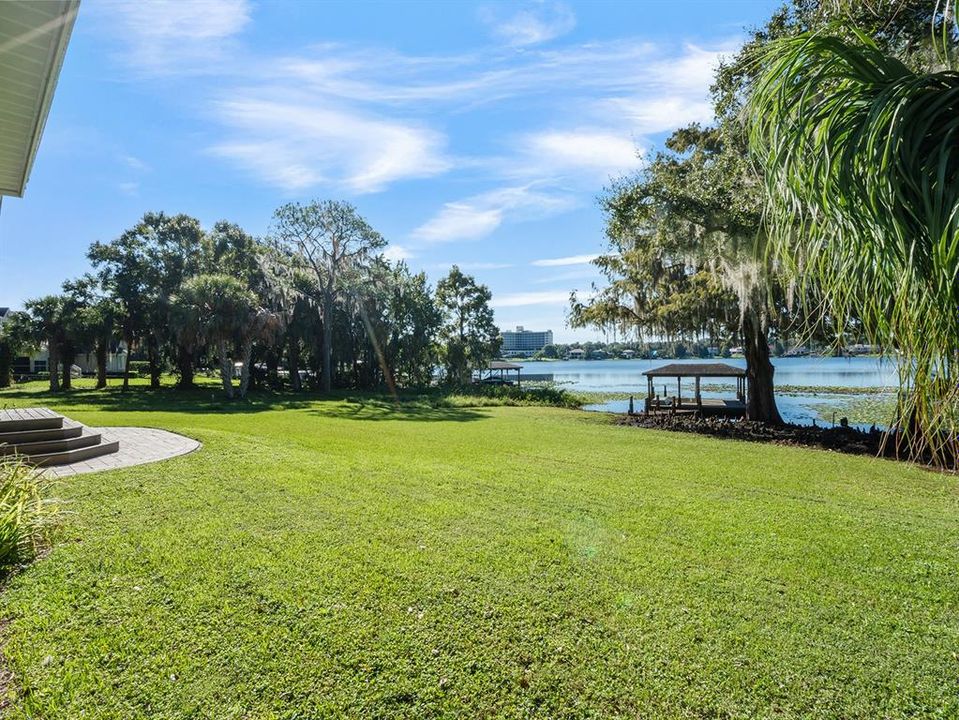 En Venta: $1,875,000 (0.53 acres)