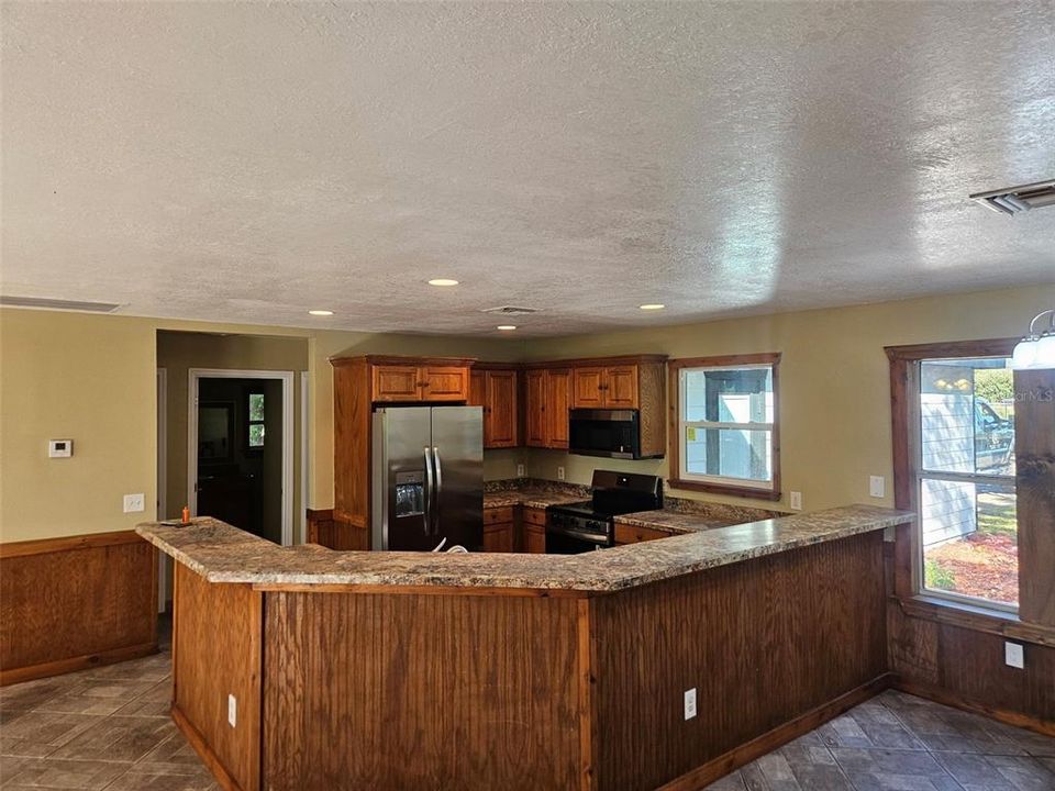 На продажу: $242,500 (2 спален, 2 ванн, 1403 Квадратных фут)