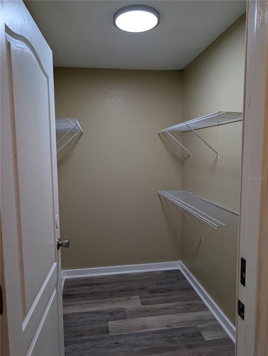 На продажу: $242,500 (2 спален, 2 ванн, 1403 Квадратных фут)