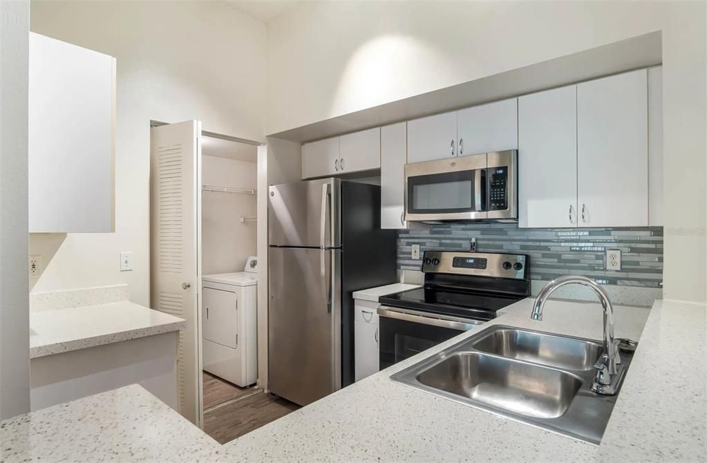 For Rent: $1,920 (2 beds, 2 baths, 1085 Square Feet)
