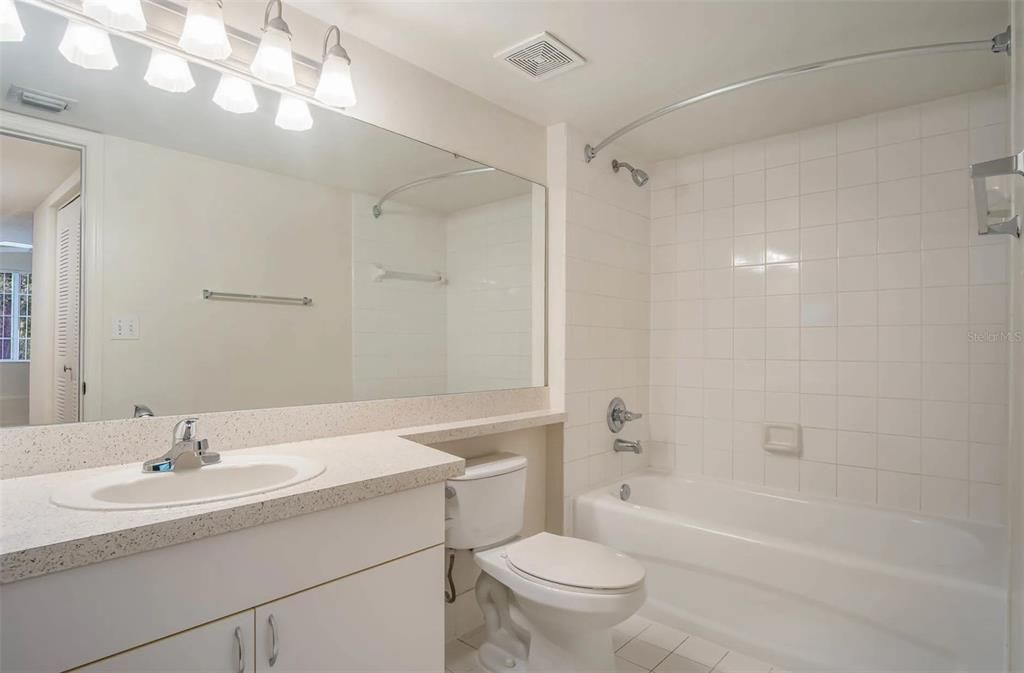 For Rent: $1,920 (2 beds, 2 baths, 1085 Square Feet)