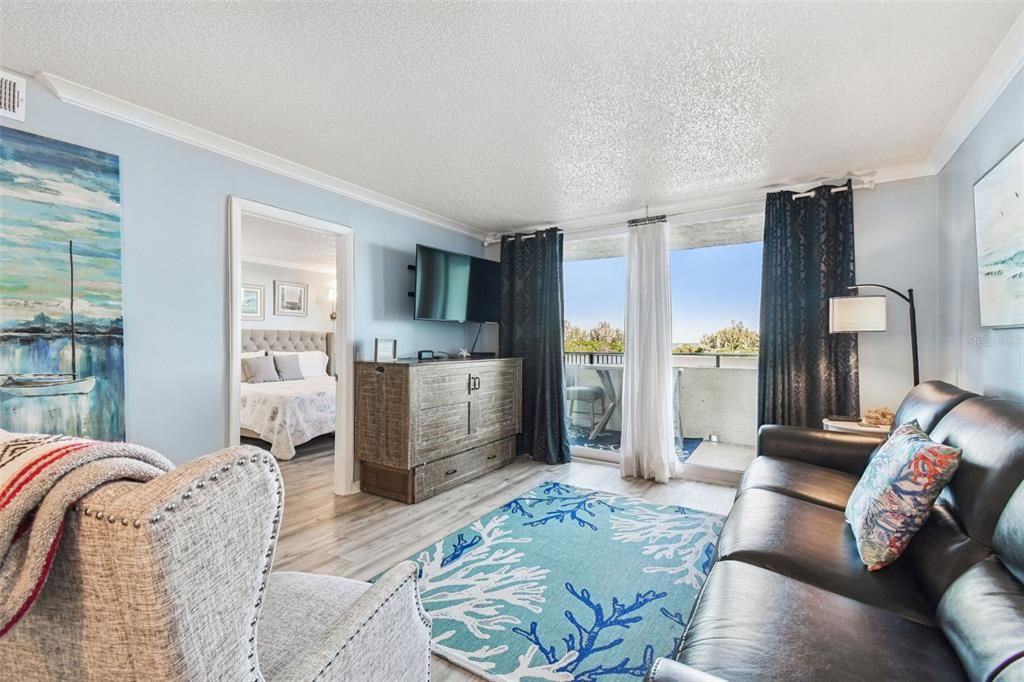 For Sale: $309,900 (2 beds, 2 baths, 950 Square Feet)