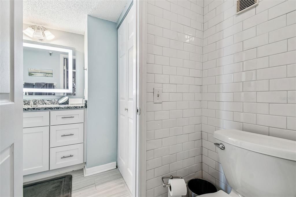 For Sale: $309,900 (2 beds, 2 baths, 950 Square Feet)