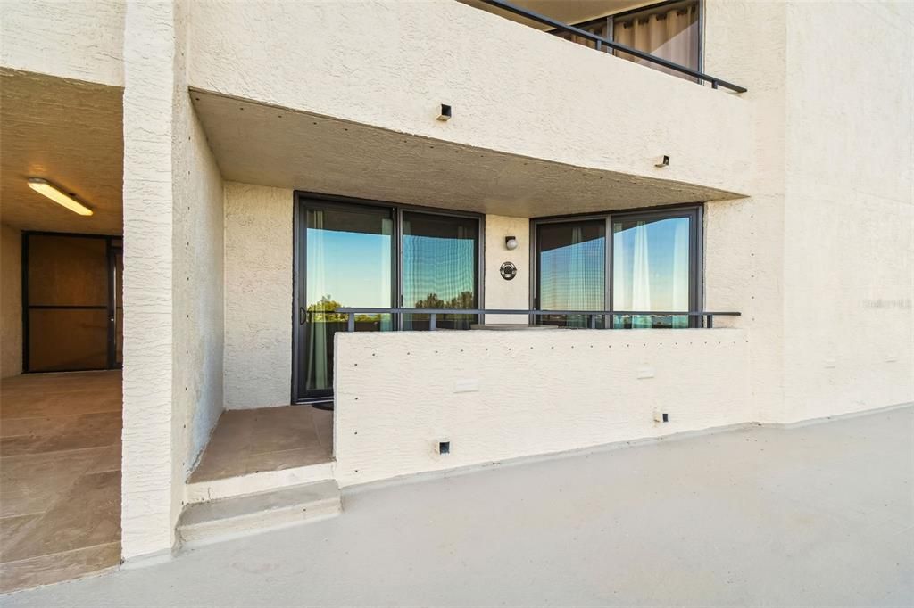 For Sale: $309,900 (2 beds, 2 baths, 950 Square Feet)