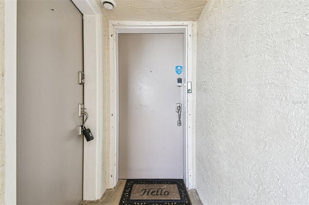 For Sale: $309,900 (2 beds, 2 baths, 950 Square Feet)