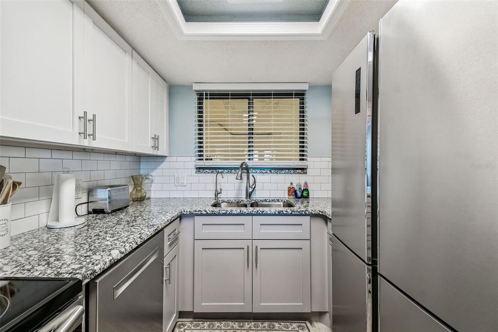 For Sale: $309,900 (2 beds, 2 baths, 950 Square Feet)