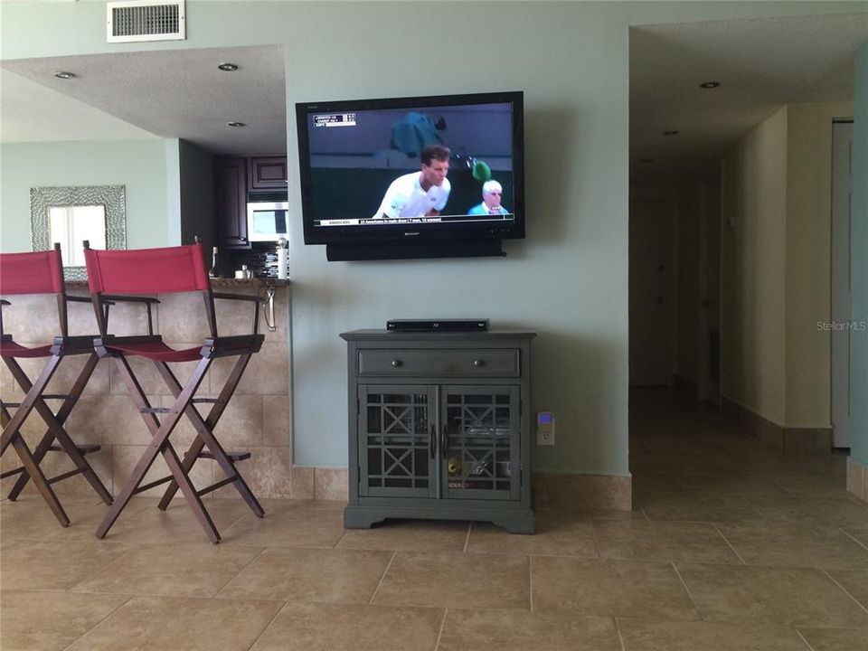 For Rent: $3,000 (2 beds, 2 baths, 1360 Square Feet)