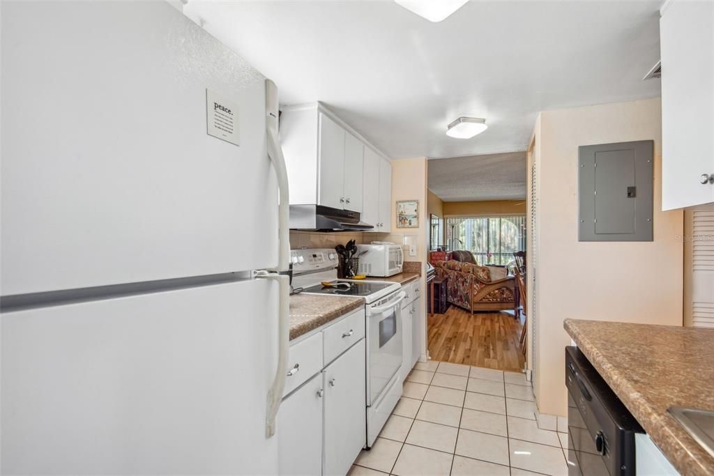 出租: $1,450 (1 贝兹, 1 浴室, 720 平方英尺)