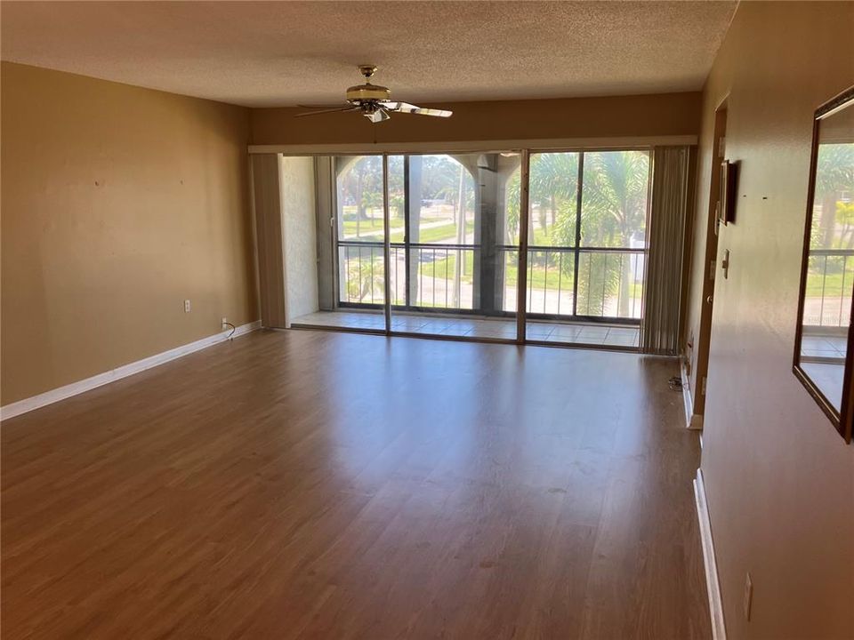 出租: $1,450 (1 贝兹, 1 浴室, 720 平方英尺)