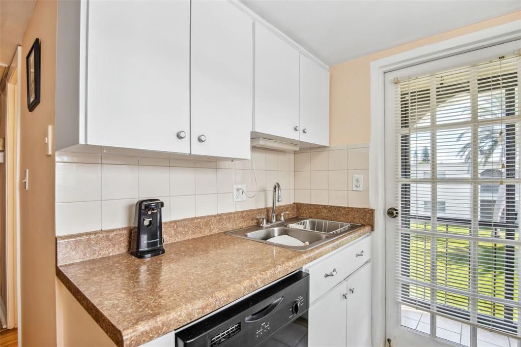 出租: $1,450 (1 贝兹, 1 浴室, 720 平方英尺)