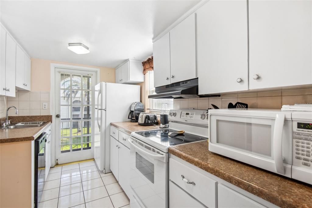 出租: $1,450 (1 贝兹, 1 浴室, 720 平方英尺)