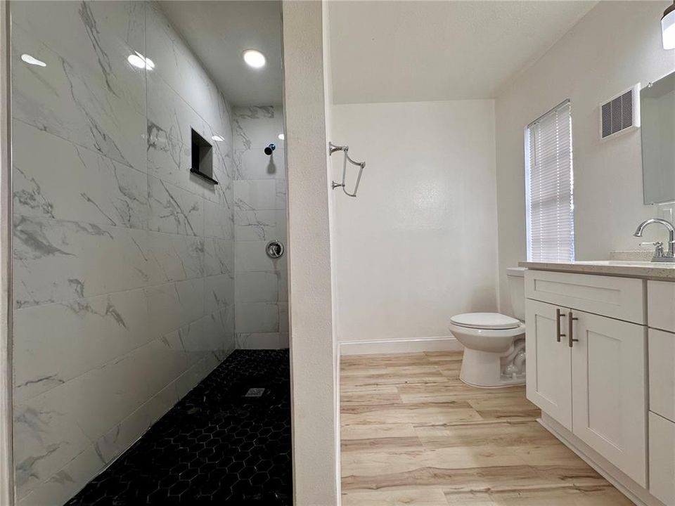 На продажу: $325,000 (3 спален, 2 ванн, 1320 Квадратных фут)