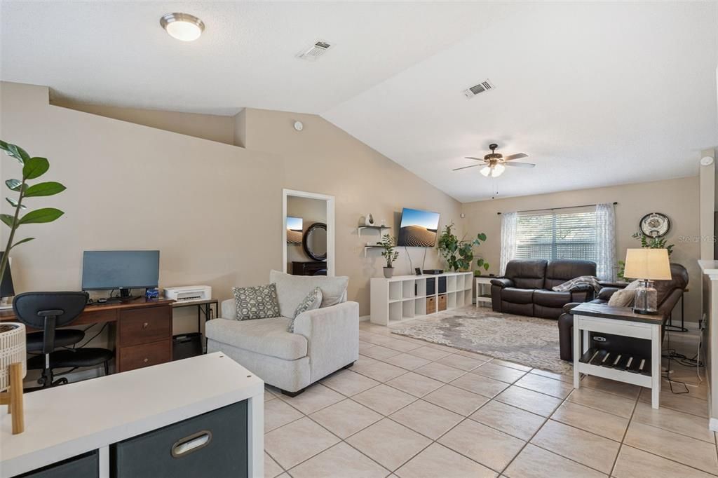Active With Contract: $359,900 (3 beds, 2 baths, 1548 Square Feet)