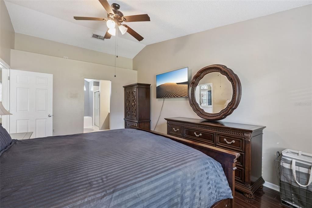 Active With Contract: $359,900 (3 beds, 2 baths, 1548 Square Feet)