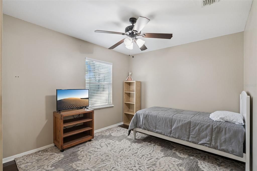 Active With Contract: $359,900 (3 beds, 2 baths, 1548 Square Feet)