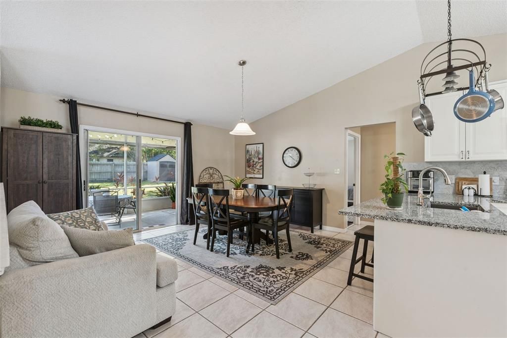 Active With Contract: $359,900 (3 beds, 2 baths, 1548 Square Feet)