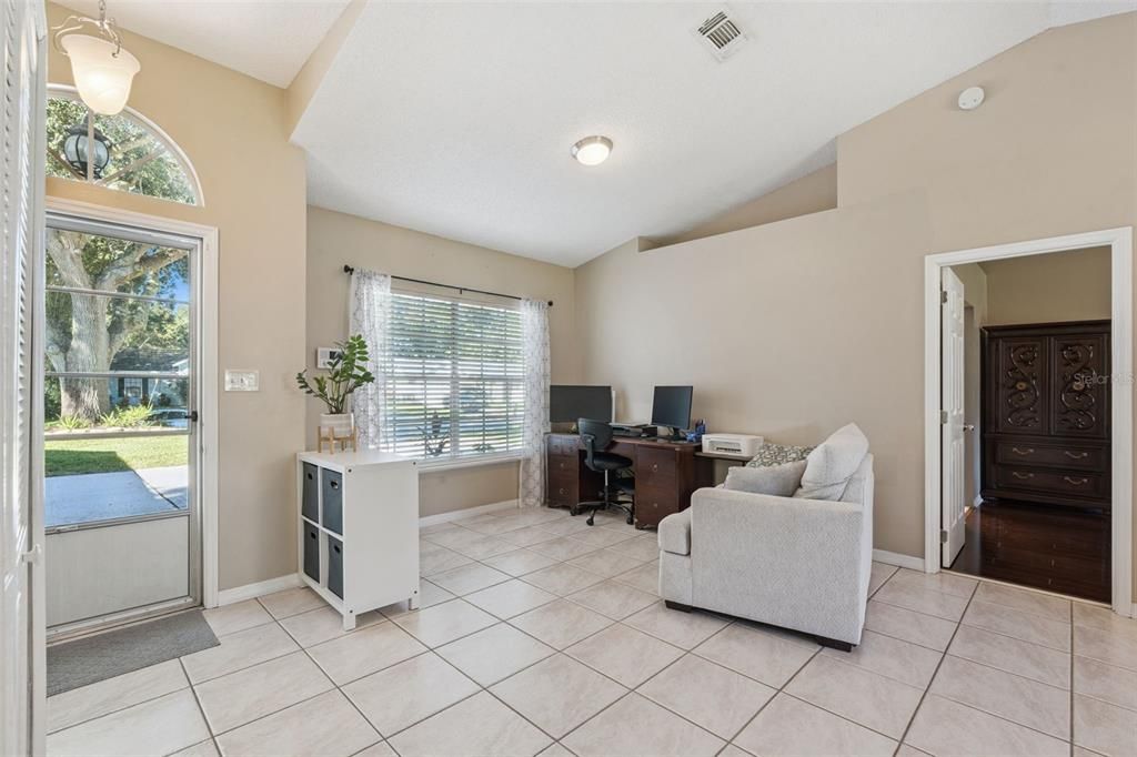 Active With Contract: $359,900 (3 beds, 2 baths, 1548 Square Feet)