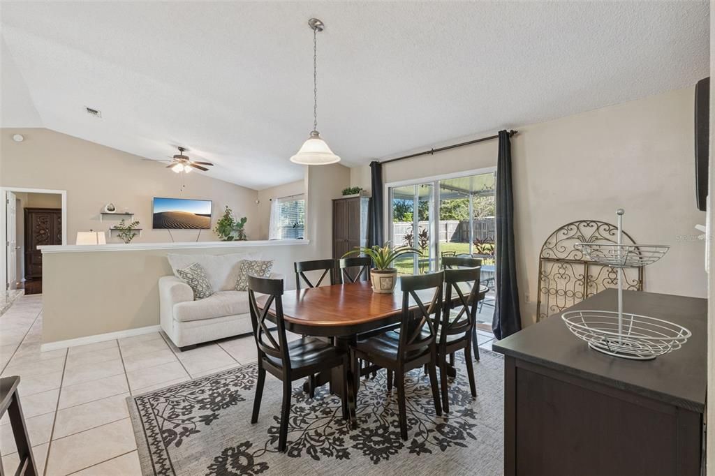 Active With Contract: $359,900 (3 beds, 2 baths, 1548 Square Feet)