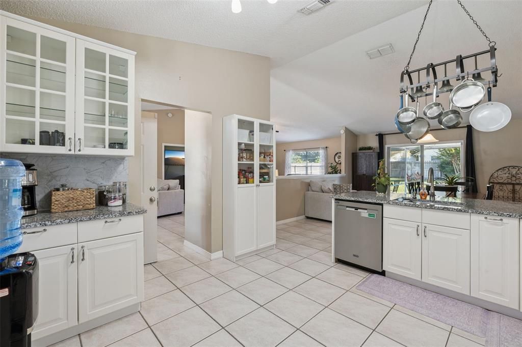 Active With Contract: $359,900 (3 beds, 2 baths, 1548 Square Feet)