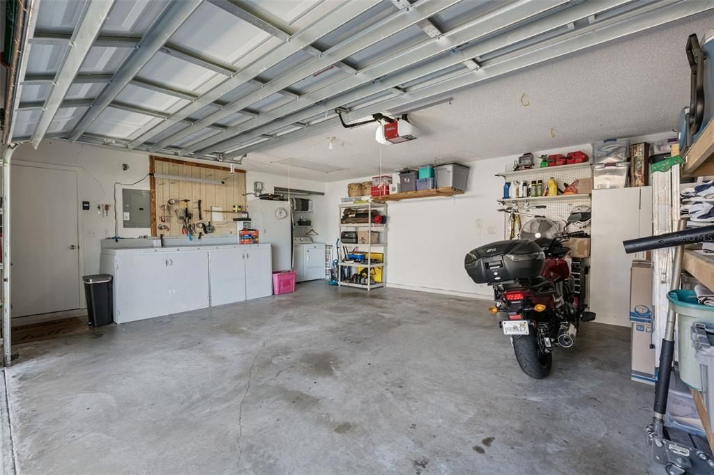 Active With Contract: $359,900 (3 beds, 2 baths, 1548 Square Feet)