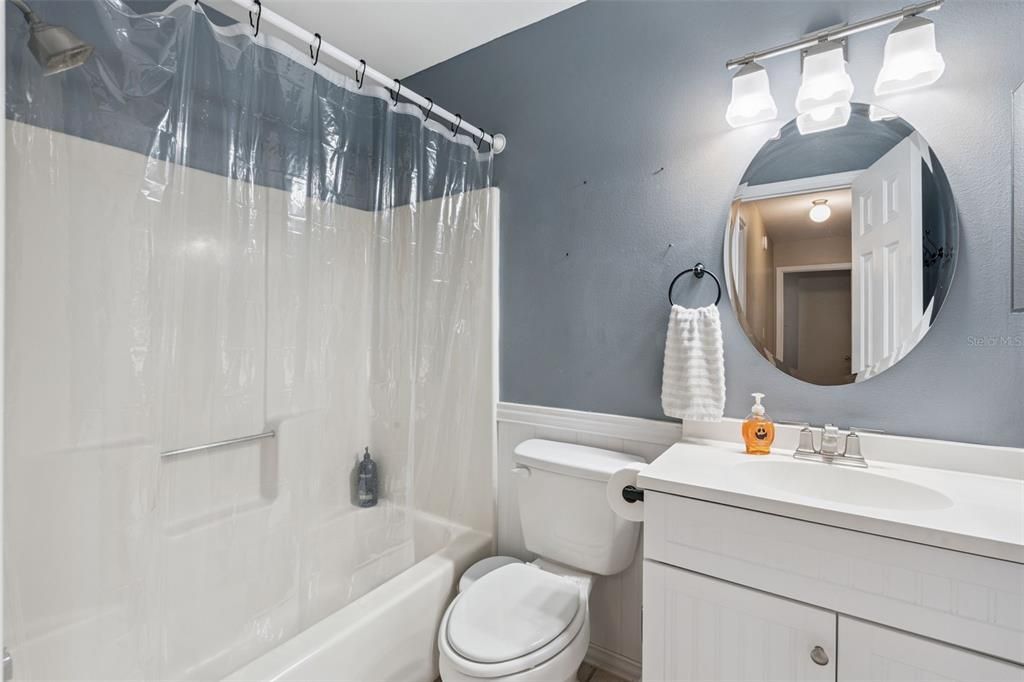 Active With Contract: $359,900 (3 beds, 2 baths, 1548 Square Feet)