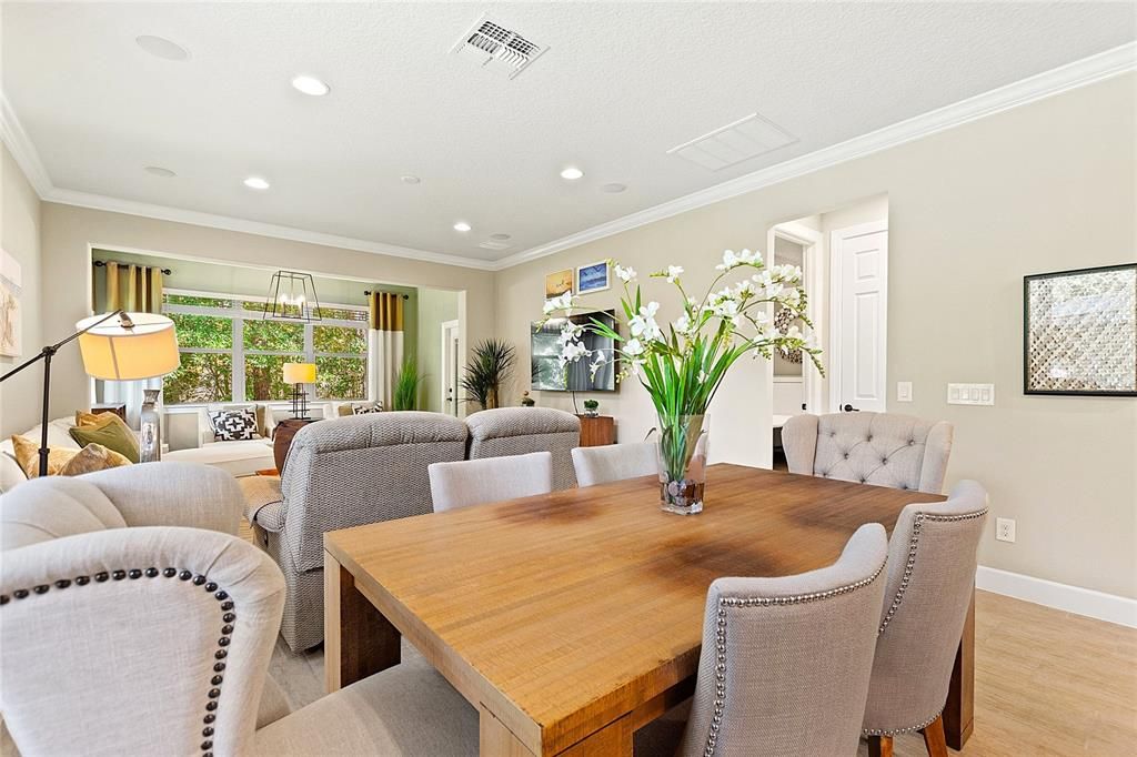 Active With Contract: $412,000 (3 beds, 3 baths, 2036 Square Feet)