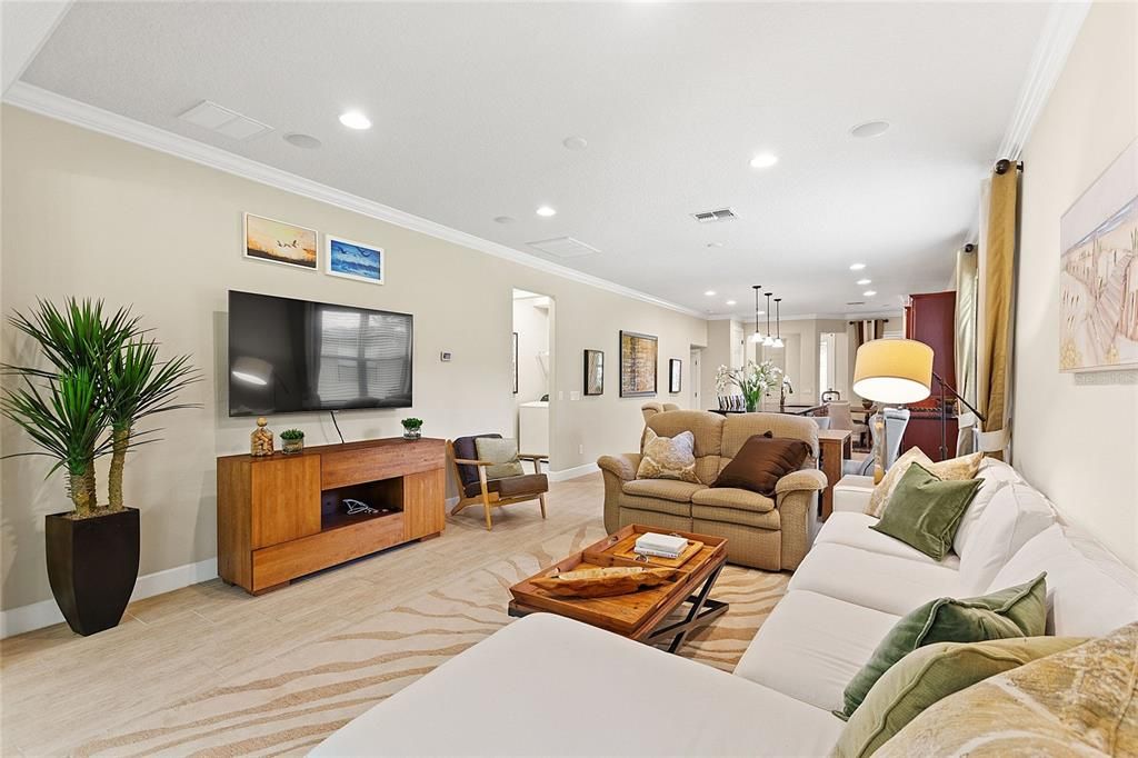 Active With Contract: $412,000 (3 beds, 3 baths, 2036 Square Feet)