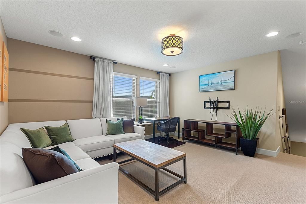 Active With Contract: $412,000 (3 beds, 3 baths, 2036 Square Feet)