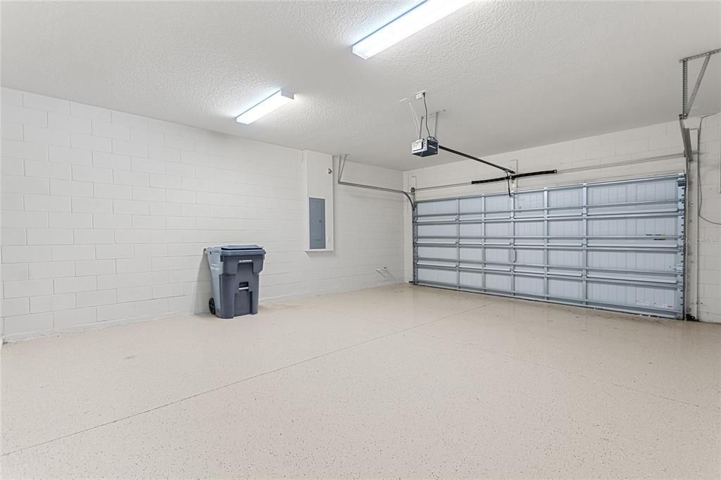 Active With Contract: $412,000 (3 beds, 3 baths, 2036 Square Feet)